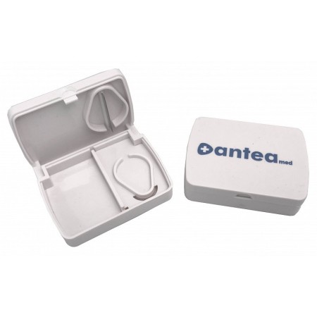 Pillbox anteamed biely orezávač piluliek