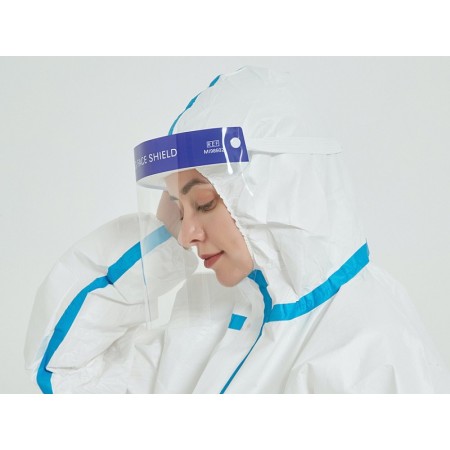 Disposable anti-fog face screen