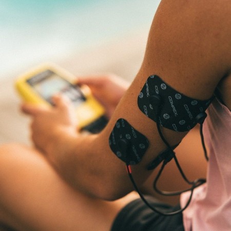 Compex fitness elektrostimulator za izboljšanje telesne pripravljenosti