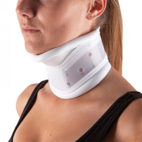 Rigid height-adjustable cervical collar with chin rest