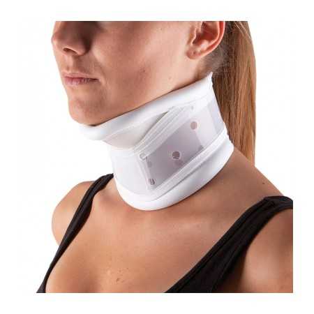 Rigid height-adjustable cervical collar with chin rest