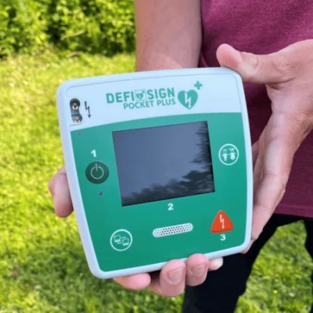 Poloautomatický defibrilátor defisign pocket plus aed poloautomatický