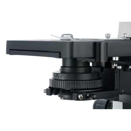 Microscope trinoculaire numérique levenhuk med d40t lcd