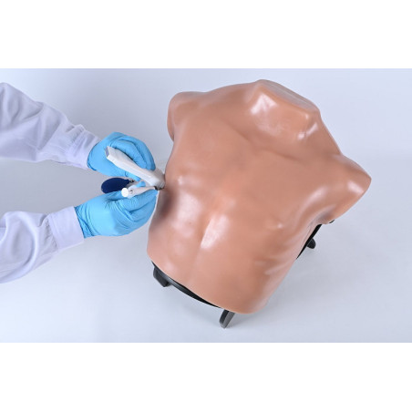 Simulatore medico ecografabile per addestramento alle tecniche di toracentesi e toracostomia sotto guida ecografica