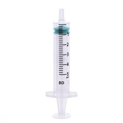 Seringue bd emerald 5 ml luer central slip sans aiguille - paquet de 100 pièces.